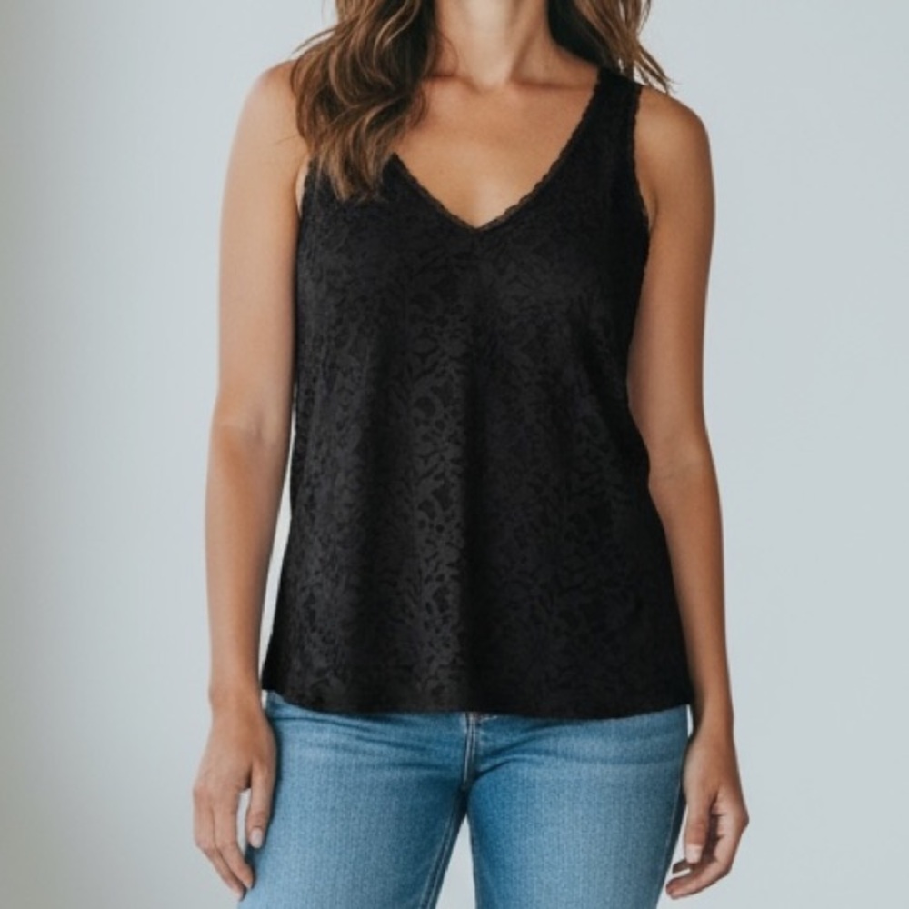Torrid Stretch Lace V-Neck Tank Top Blouse Black Size 2